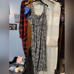 Faded Glory Black and White Maxi Dress